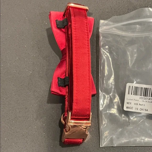 Lionet Paws Bow Tie Collar-Red - Picture 3 of 3